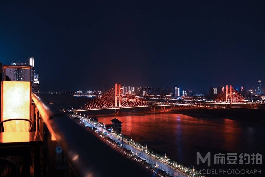 夜景模特