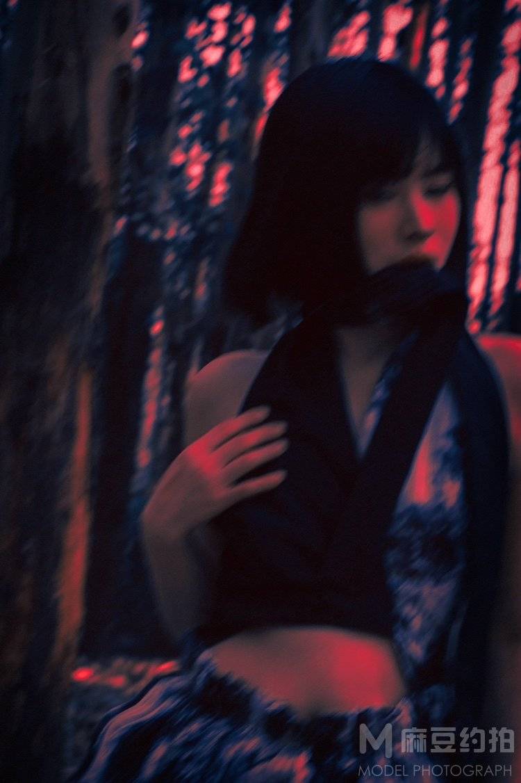 黑白模特