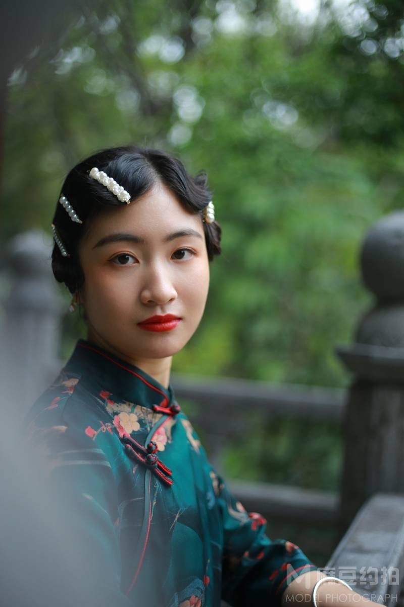 黑白模特