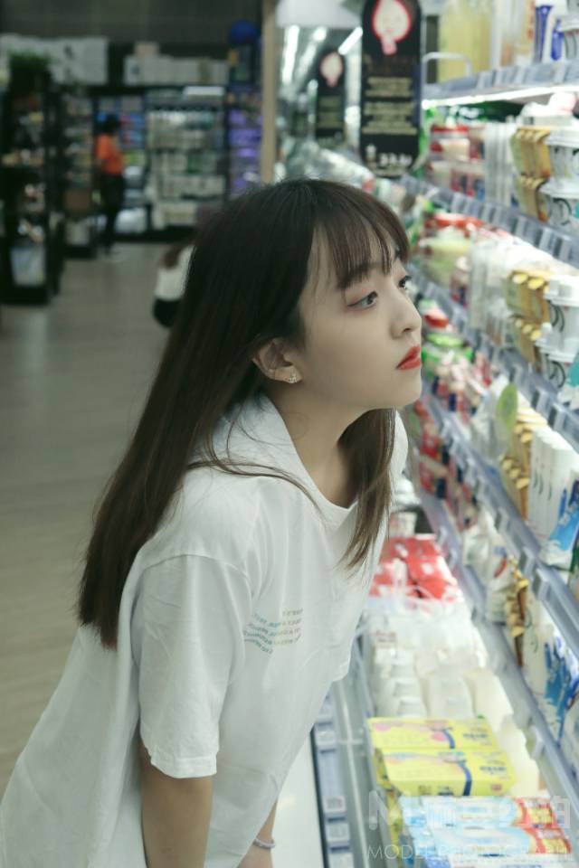 校园模特