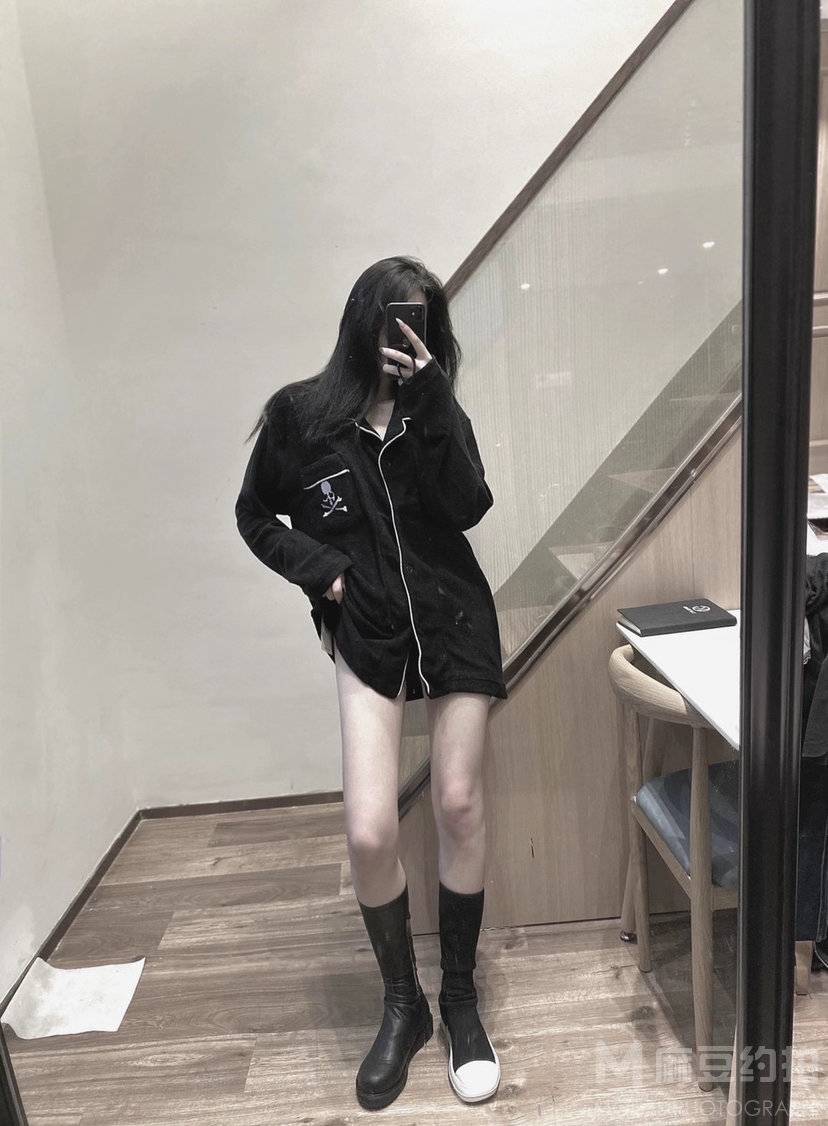 黑白模特