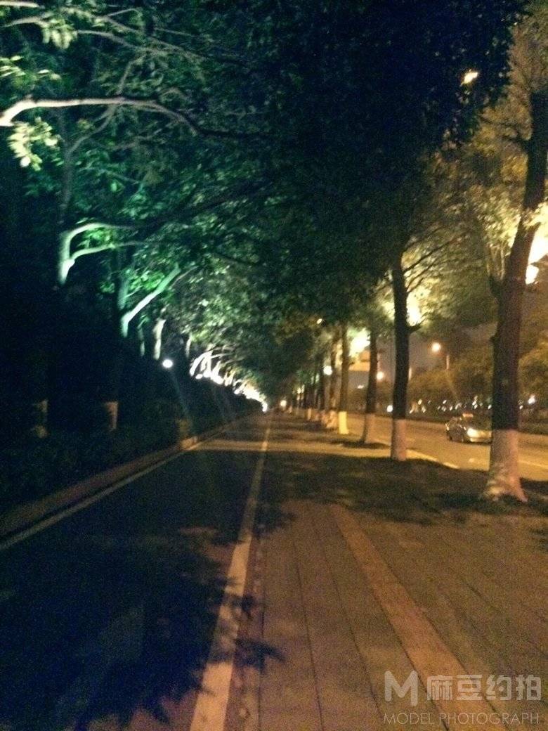 夜景模特