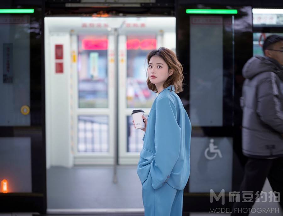情绪模特