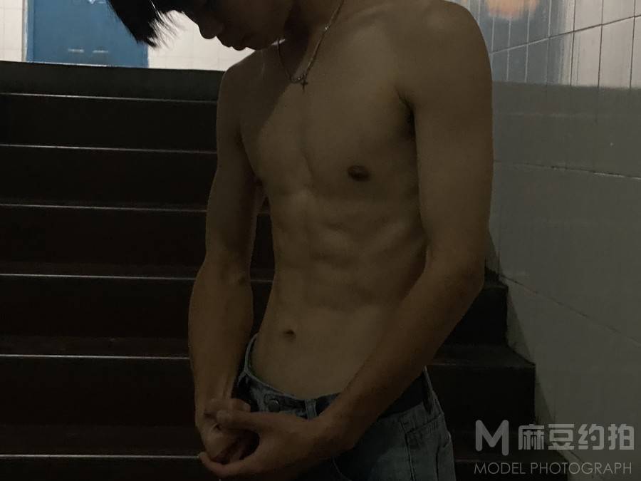 黑白模特