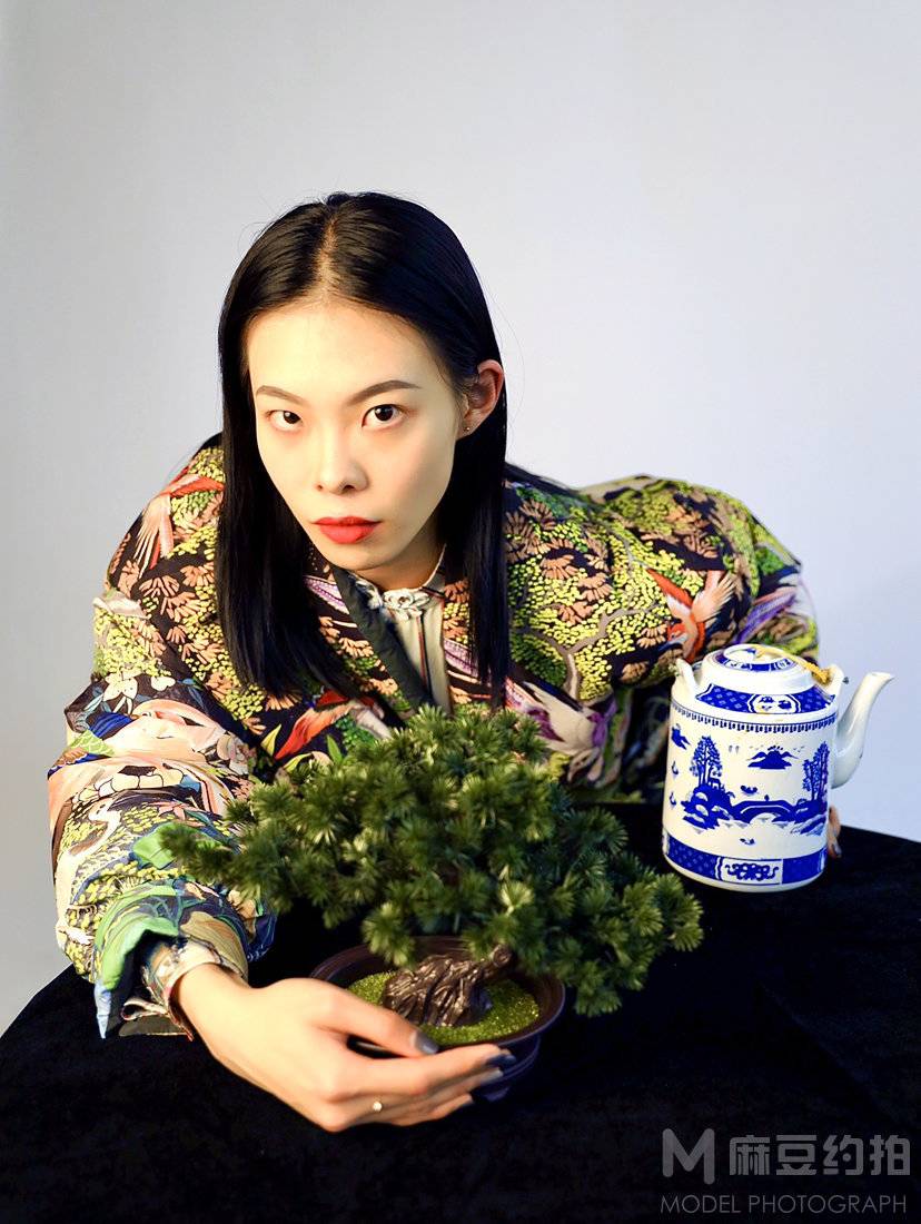 黑白模特