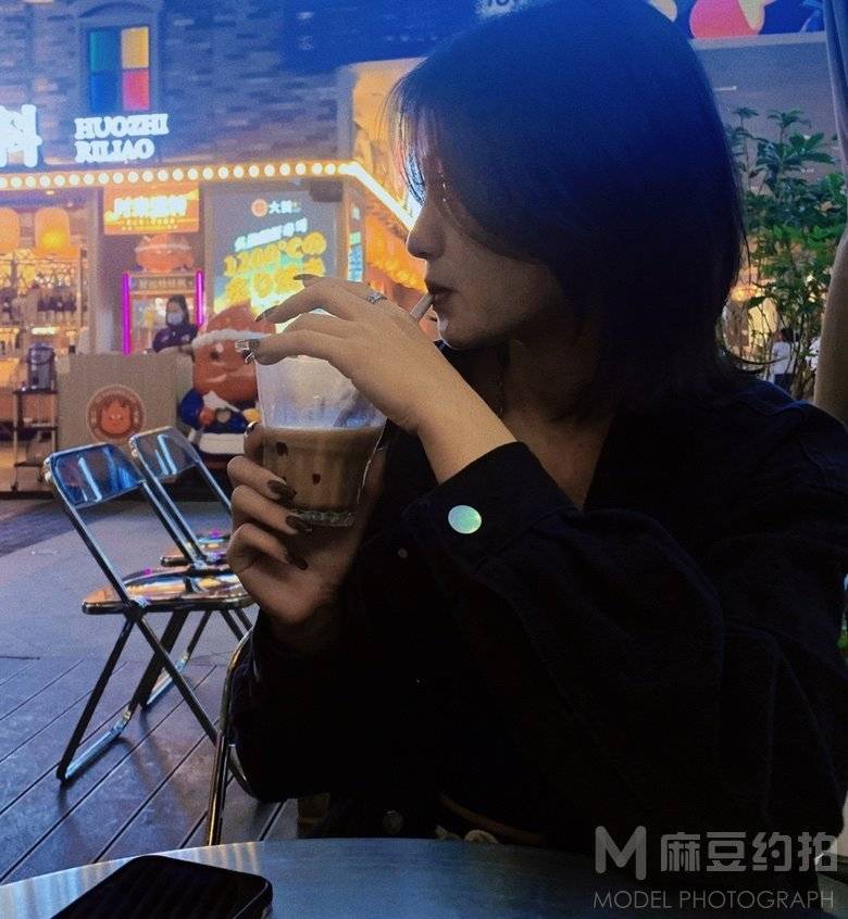 黑白模特