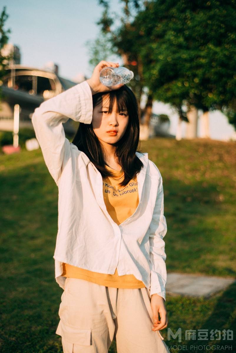 情绪模特