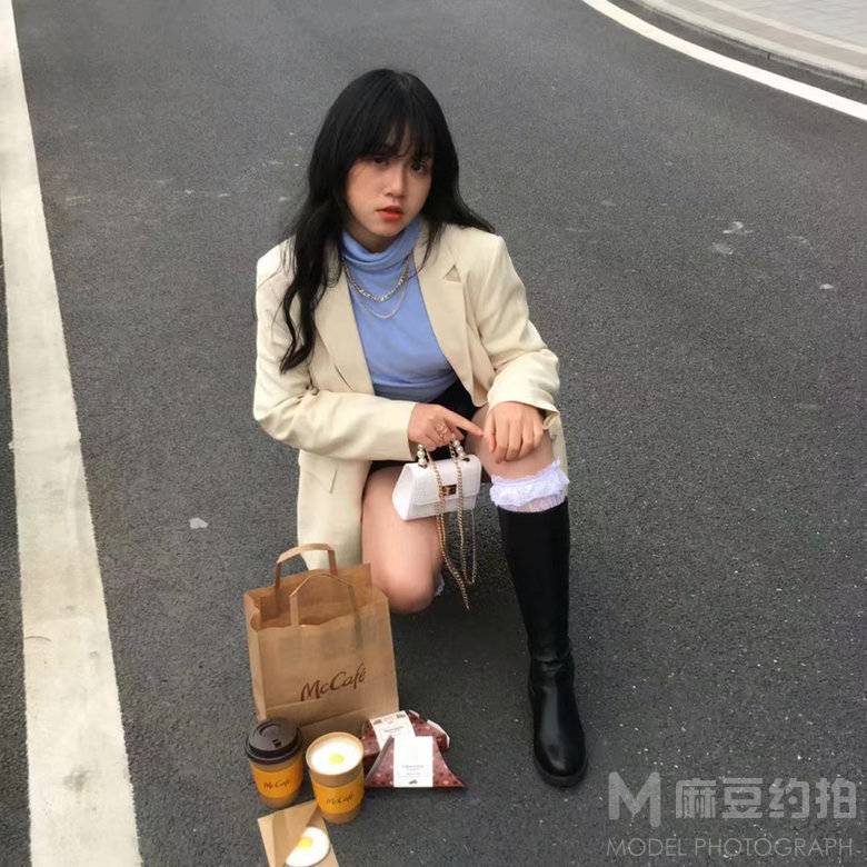校园模特