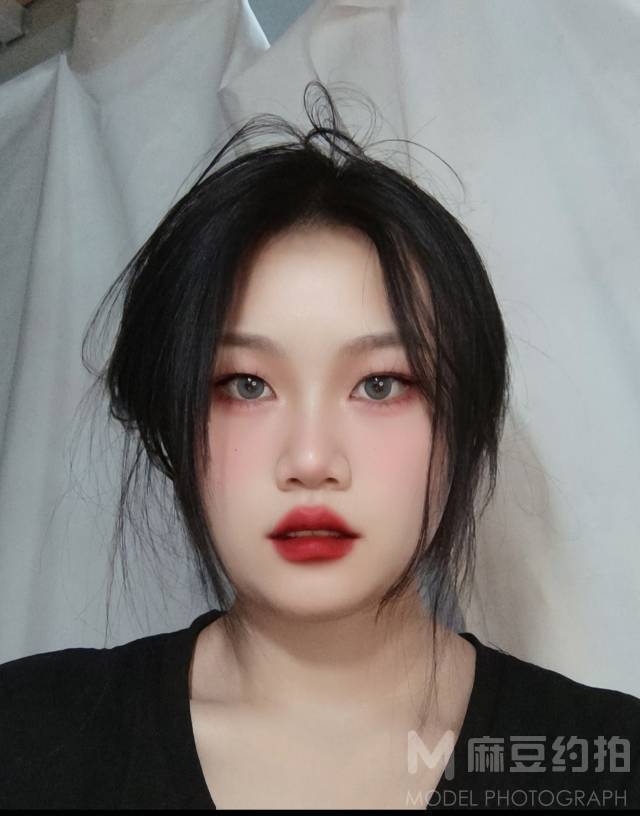 妆容模特