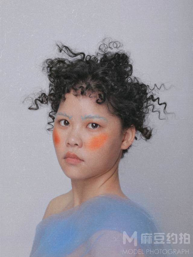 情绪模特