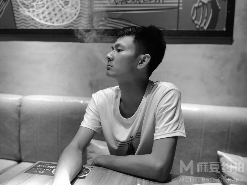 黑白模特
