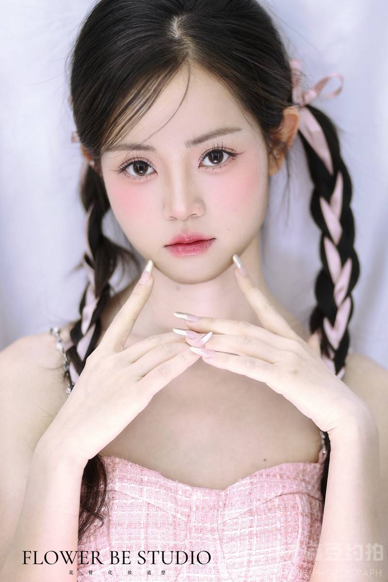 妆容模特