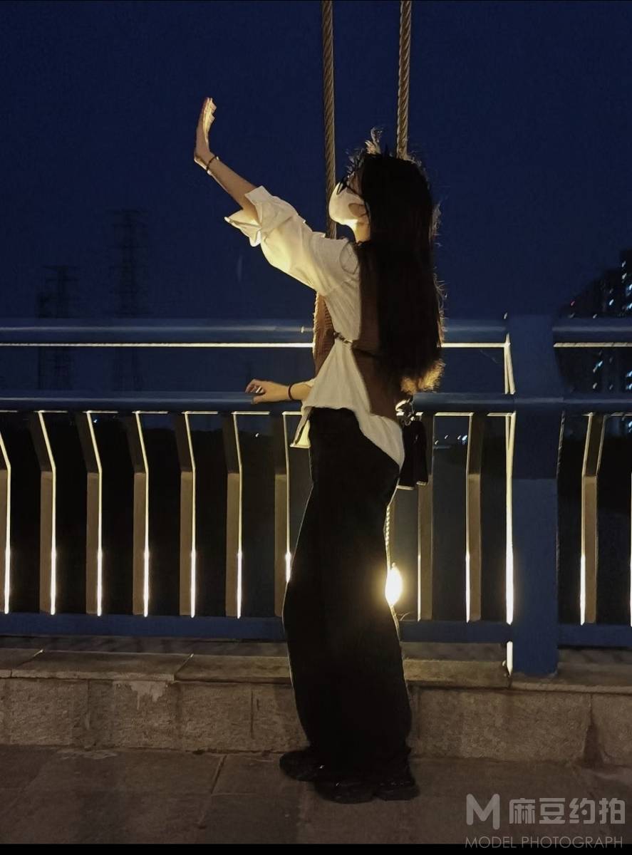 夜景模特