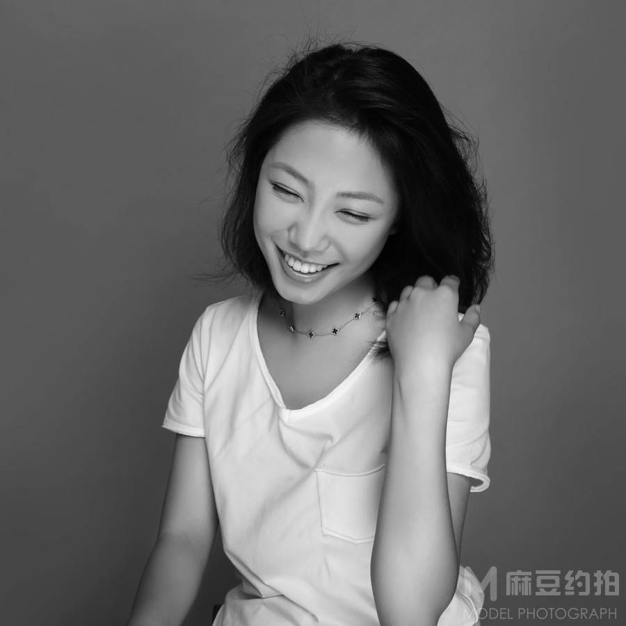 黑白模特