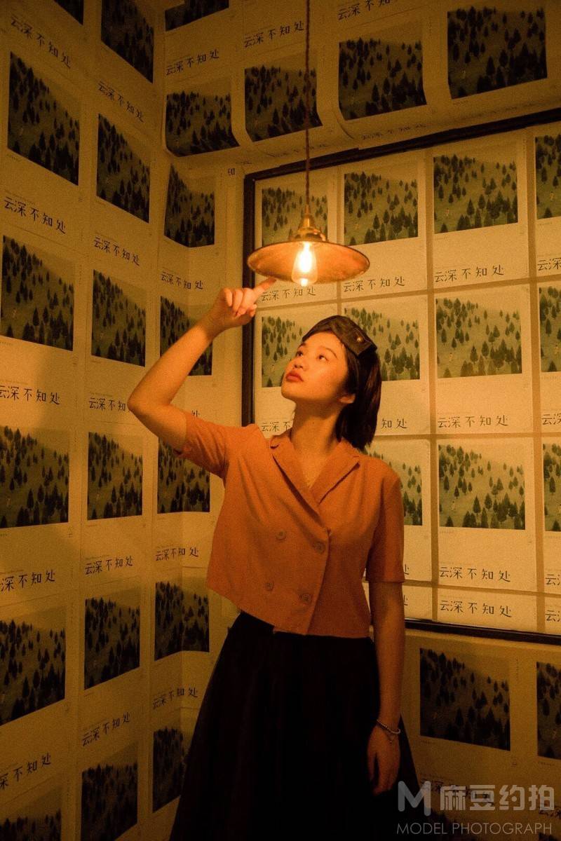 情绪模特