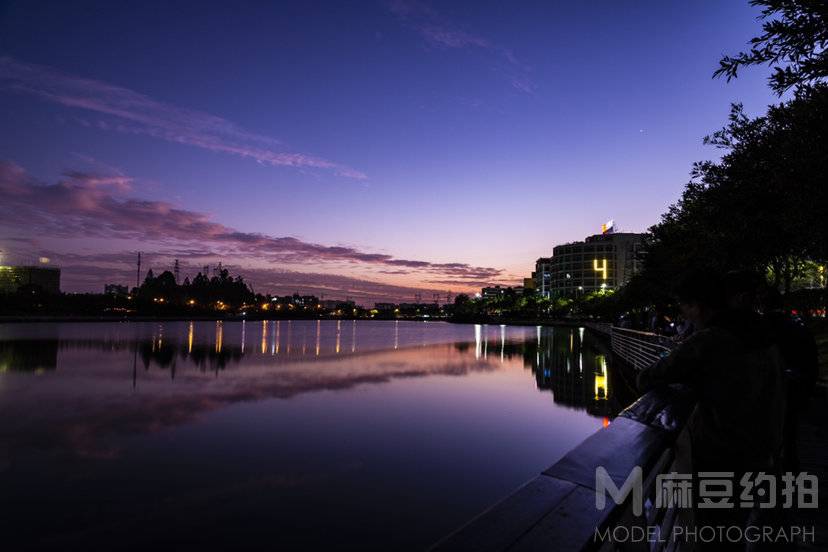 夜景模特