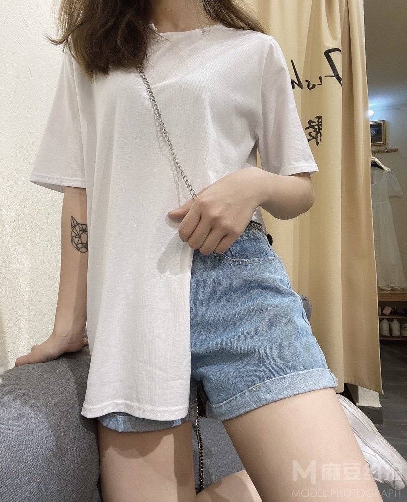 黑白模特