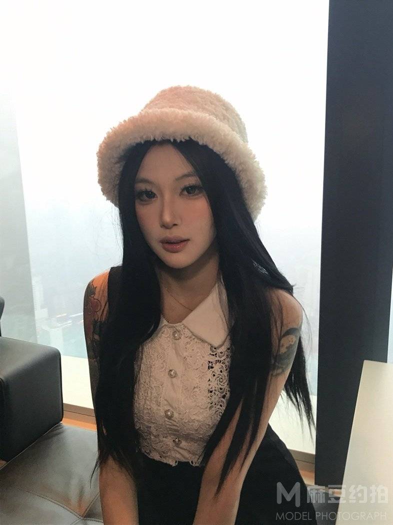 黑白模特
