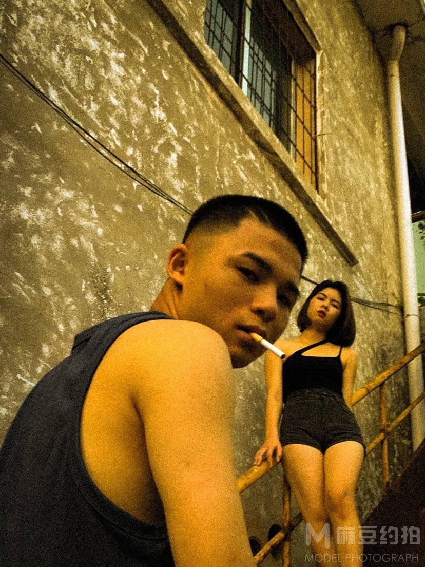 情绪模特