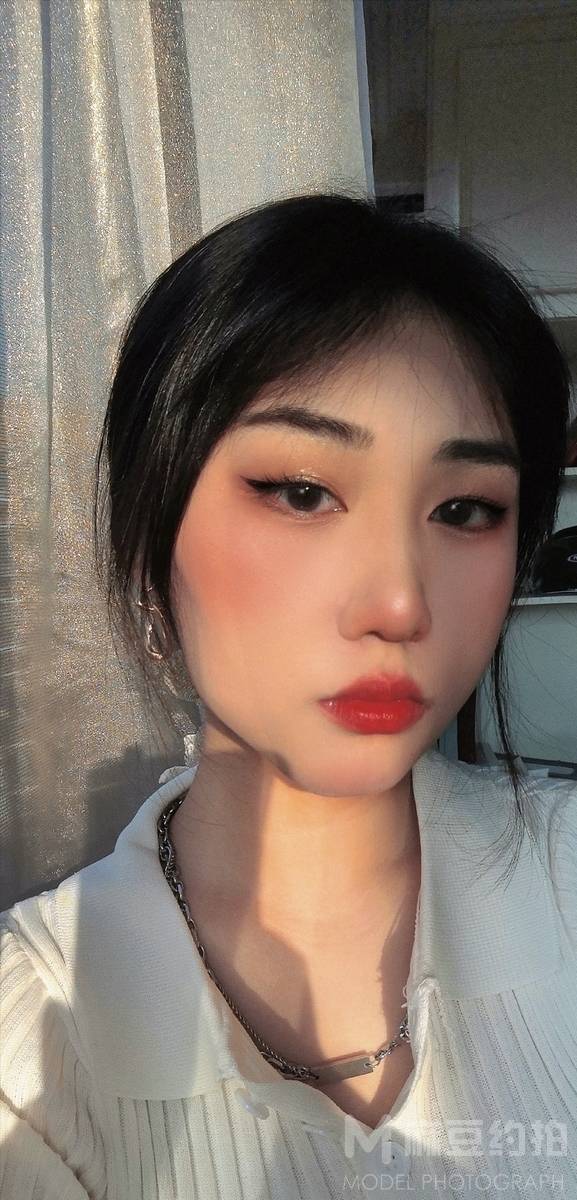 妆容模特
