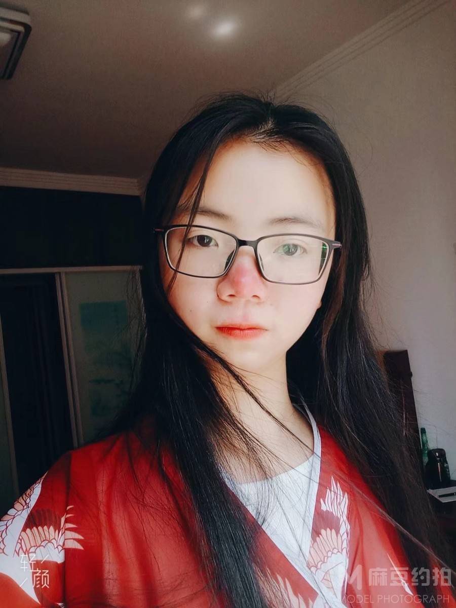 黑白模特