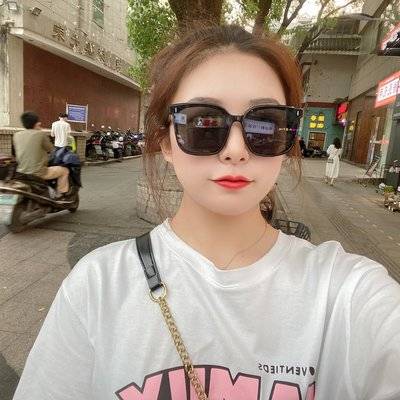 黑白模特