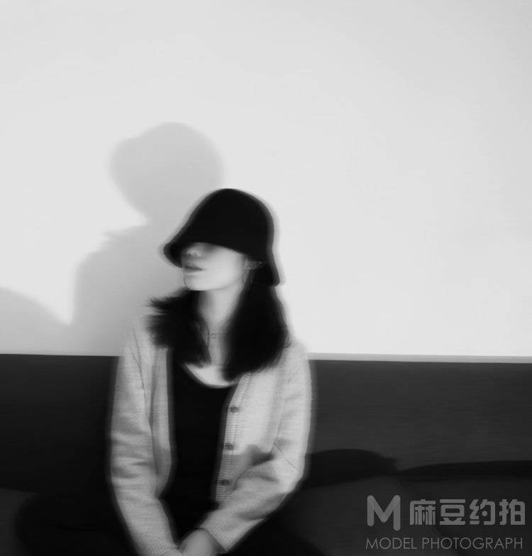 黑白模特