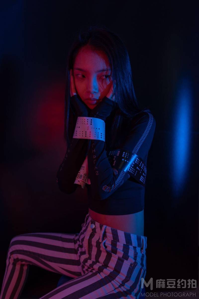情绪模特