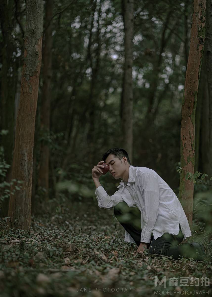 情绪模特