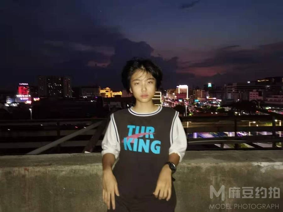 清新模特