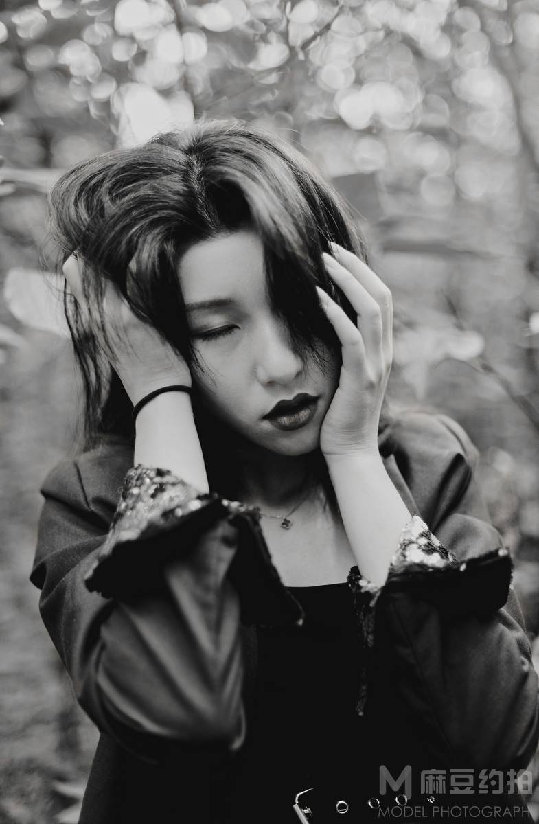 情绪模特