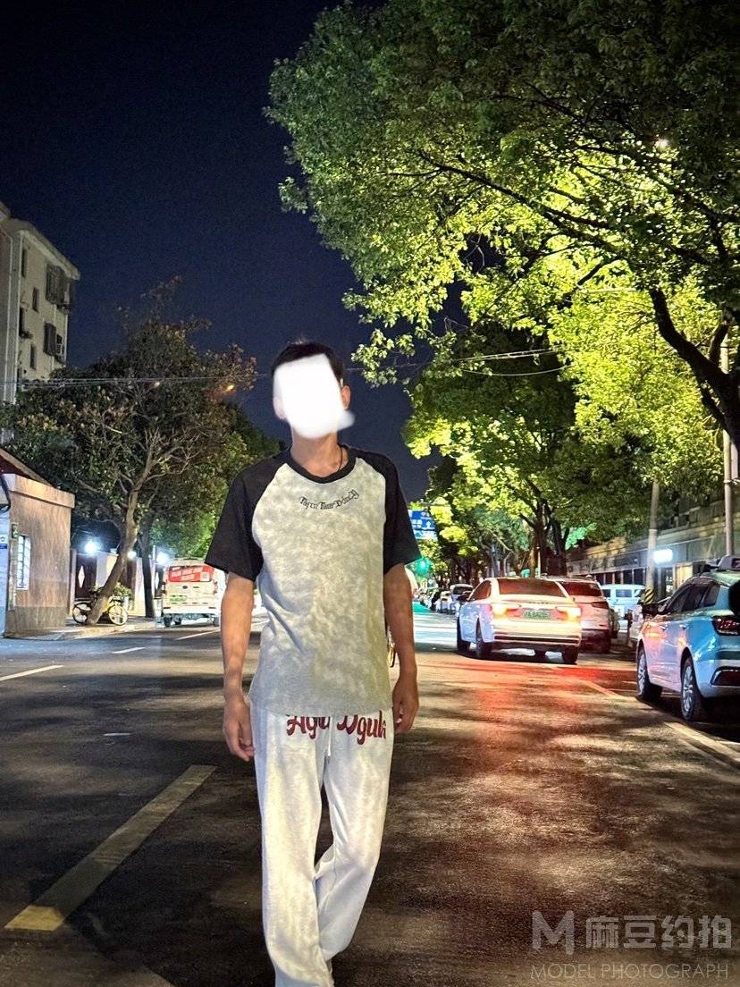 黑白模特