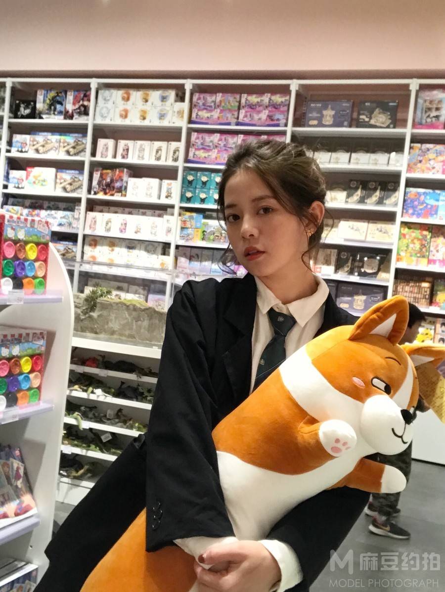 情绪模特
