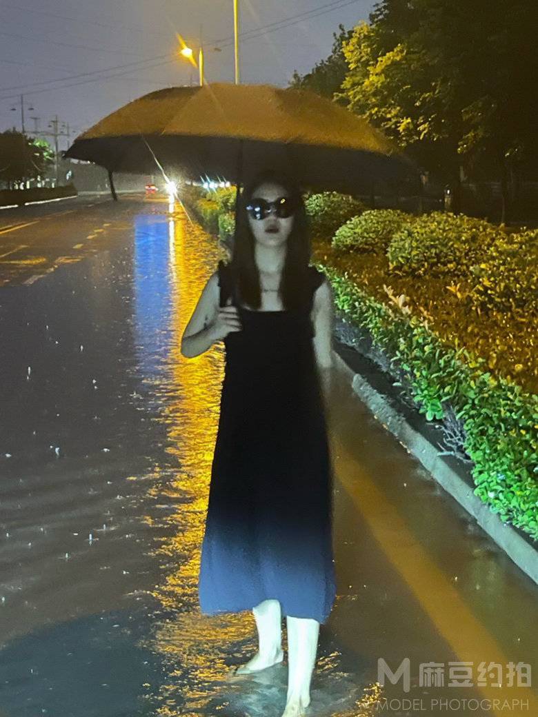 黑白模特