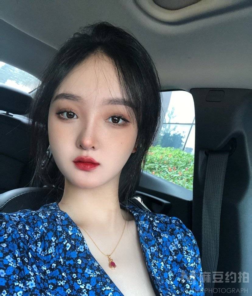 黑白模特