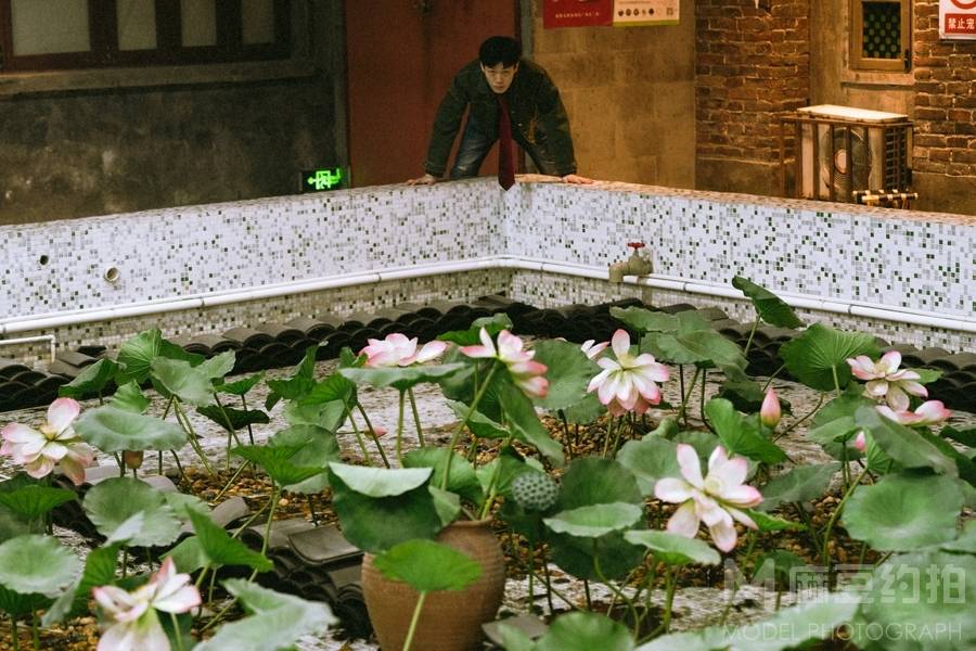 情绪模特
