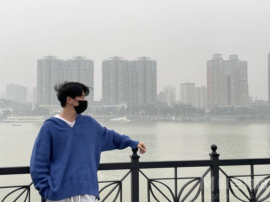 黑白模特