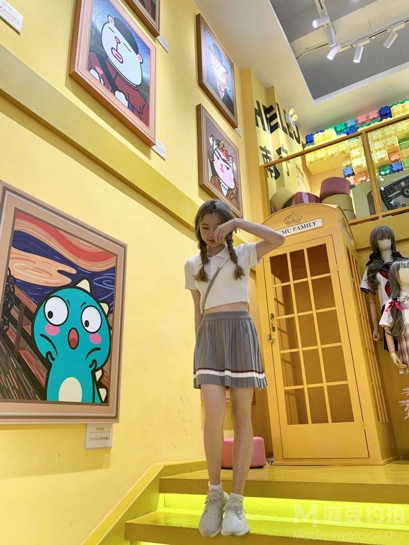 情绪模特