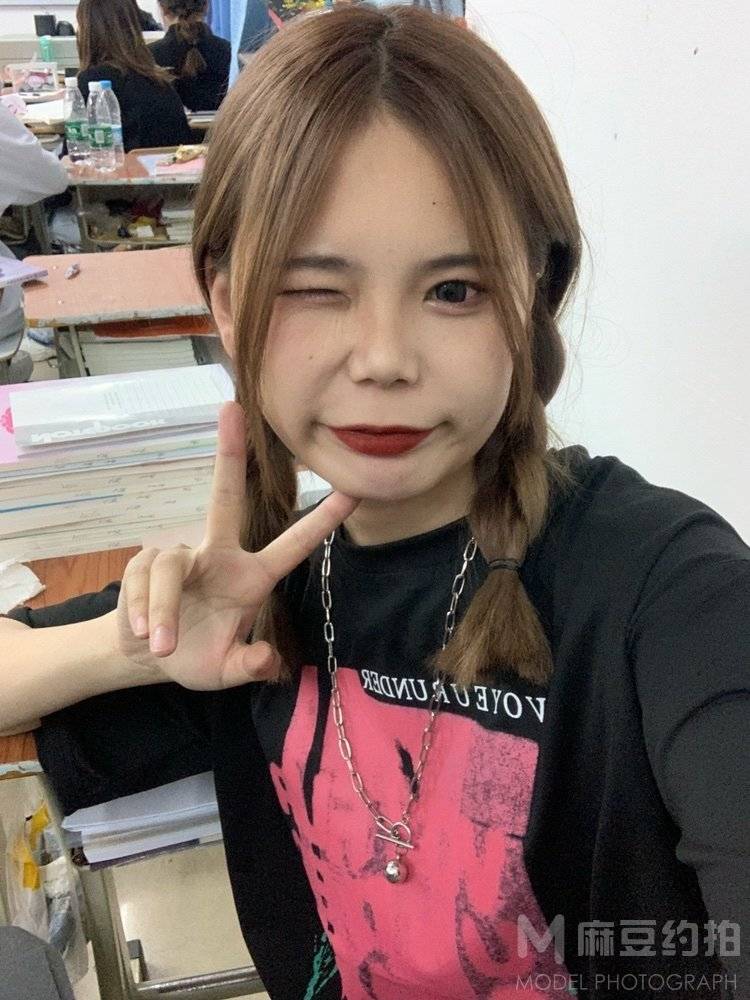妆容模特