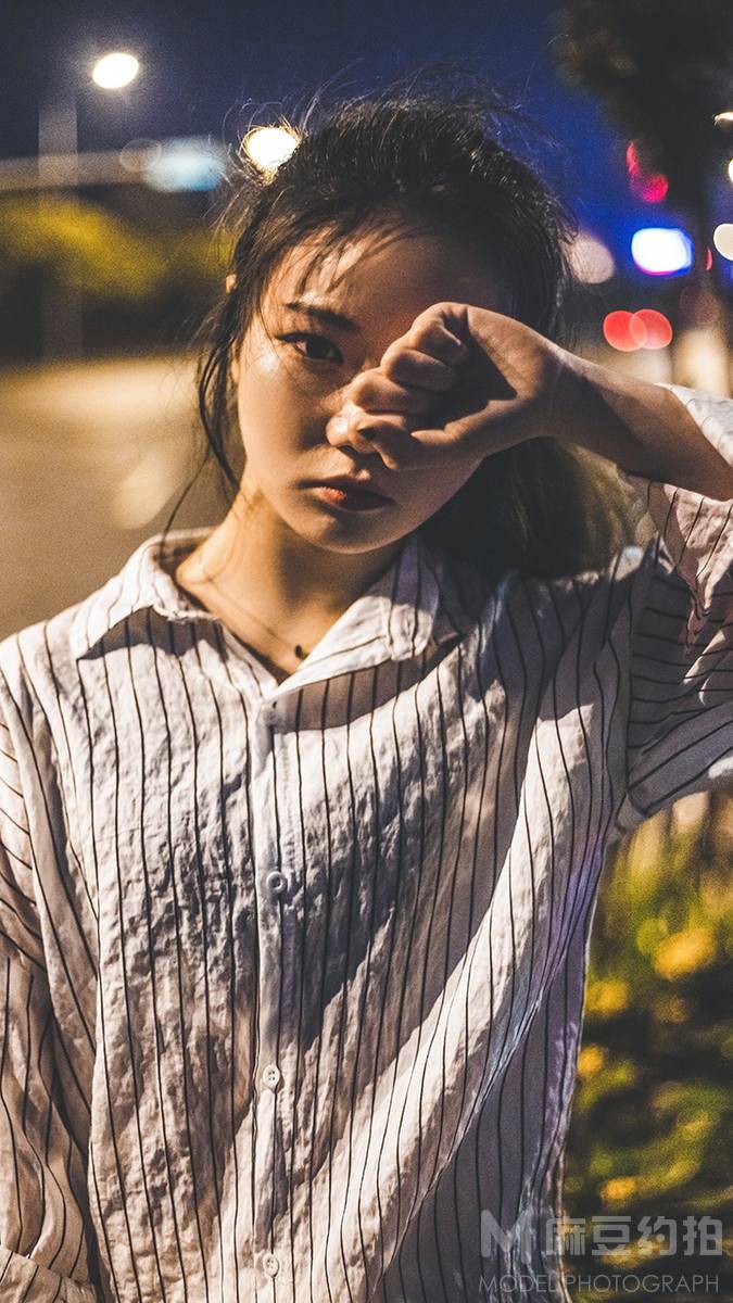 情绪模特