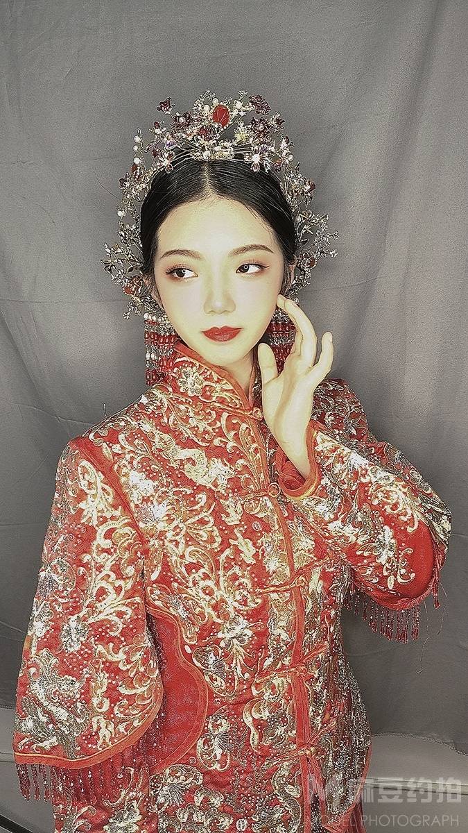 妆容模特