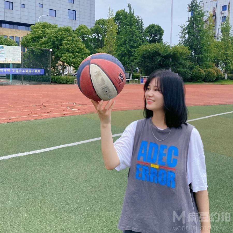 校园模特