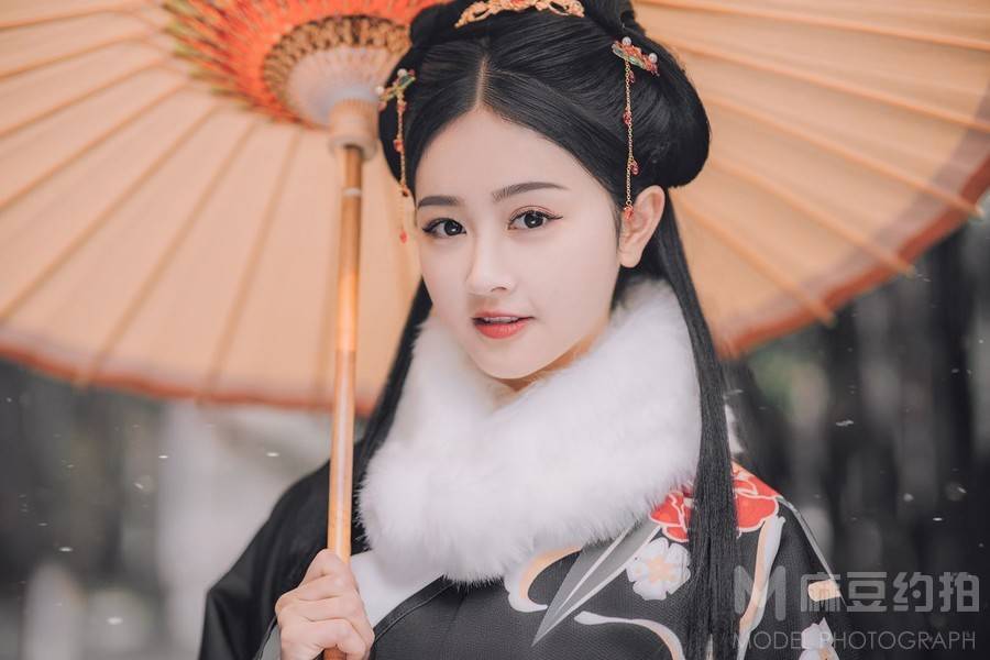 校园模特