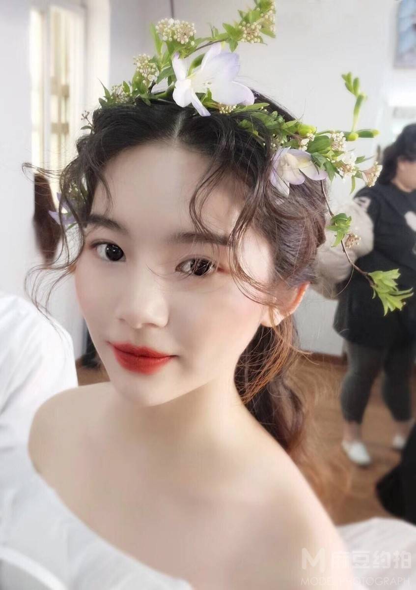 妆容模特