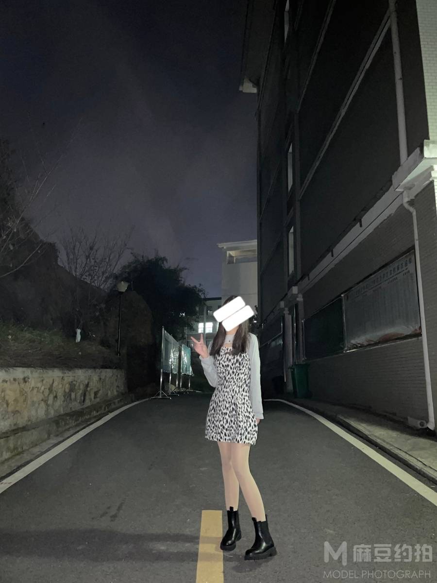 黑白模特