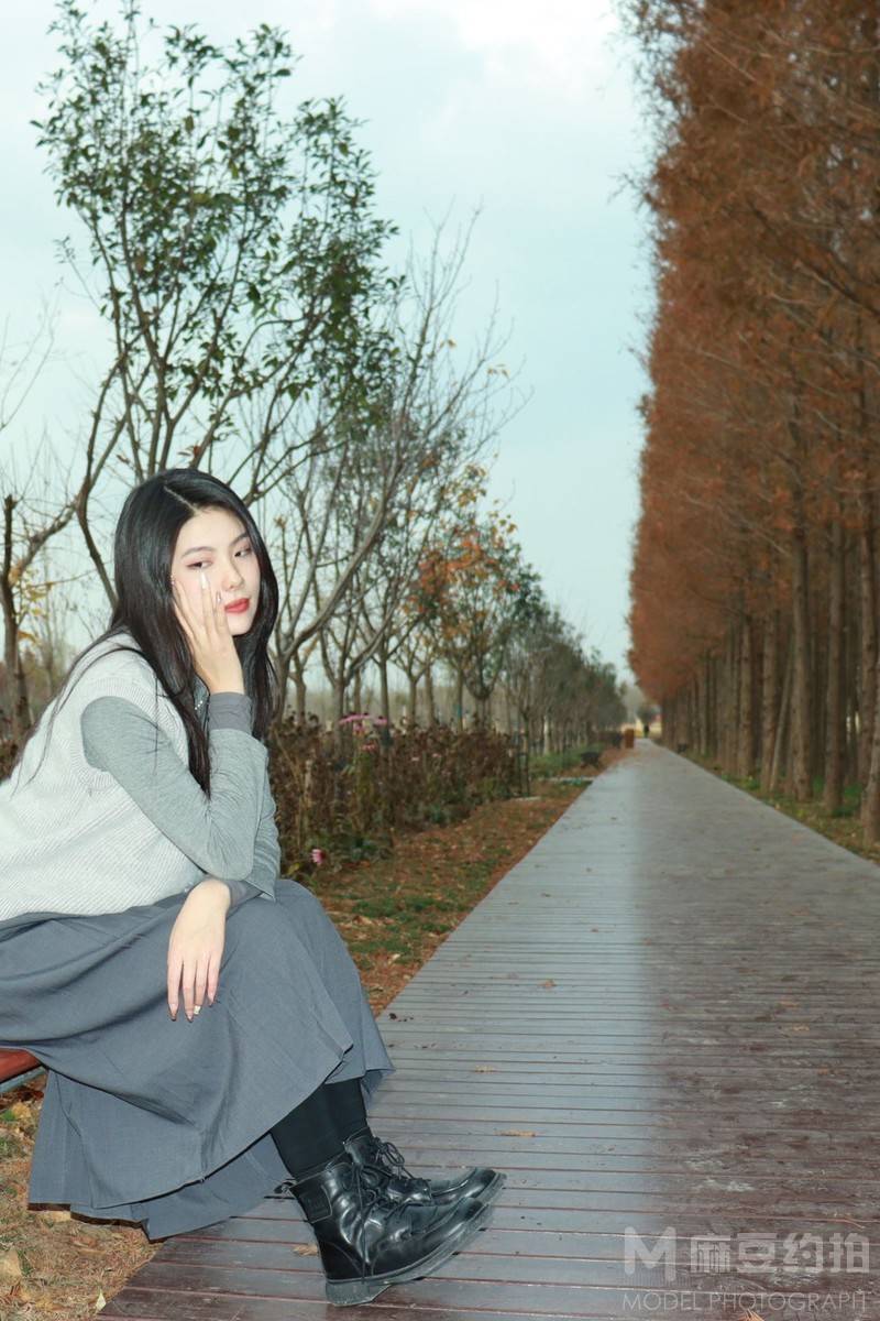 情绪模特
