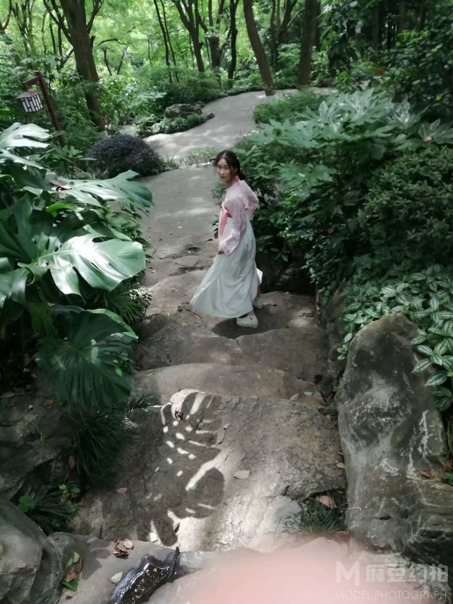 汉服模特