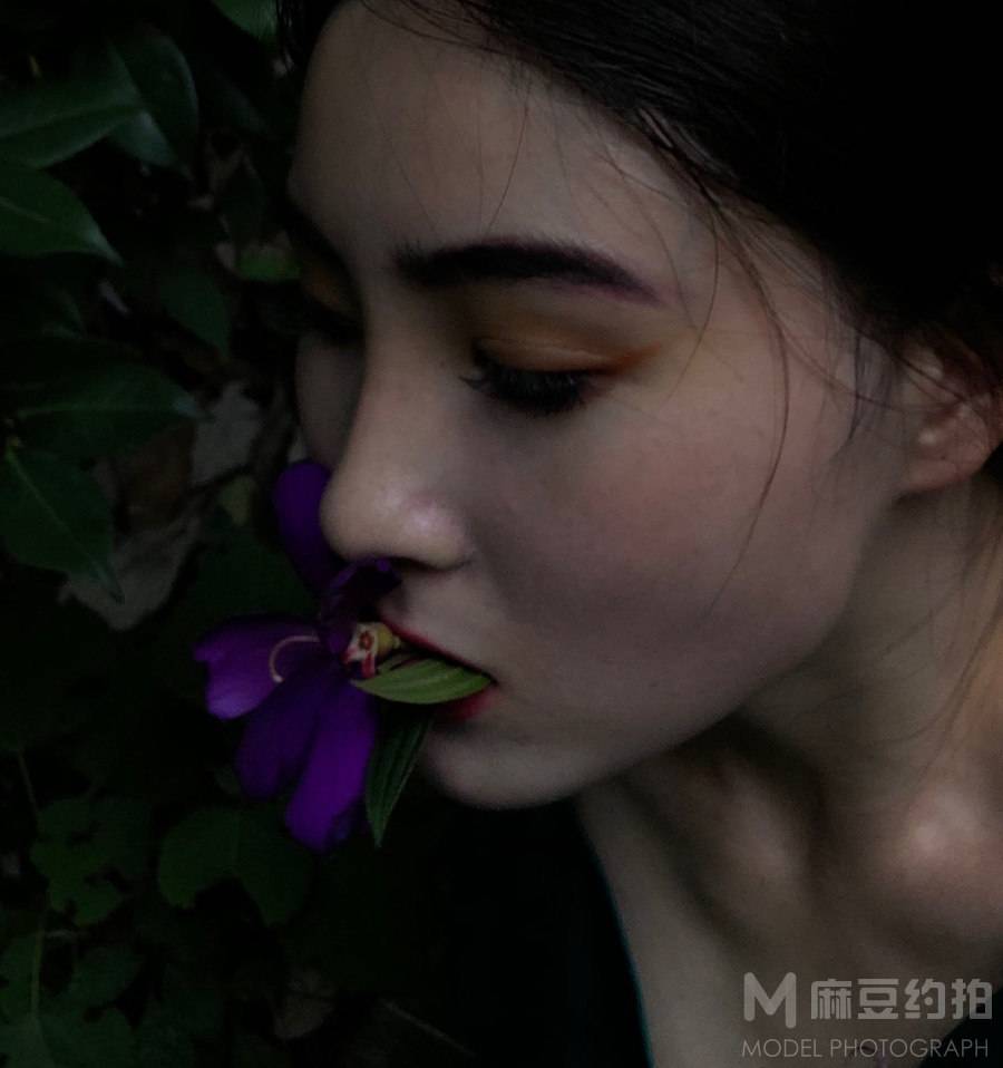 情绪模特