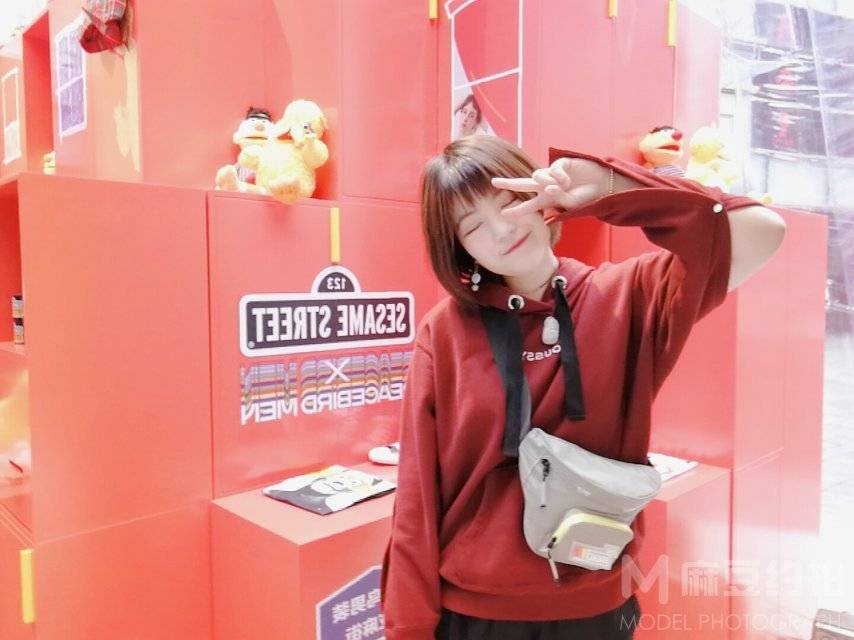情绪模特