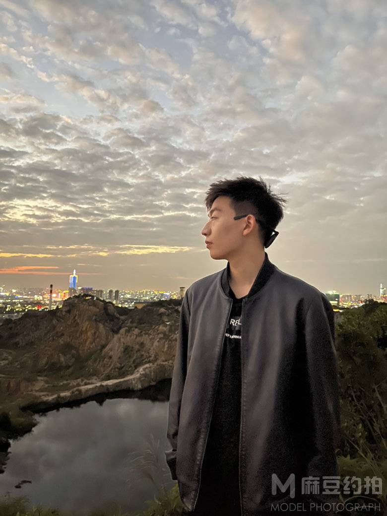 黑白模特